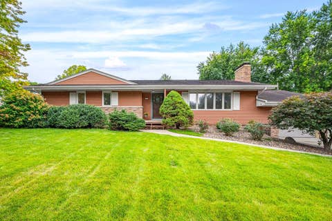 Photo of 221 Hillside Lane, Bloomington, IL 61701 (MLS # 12726490)