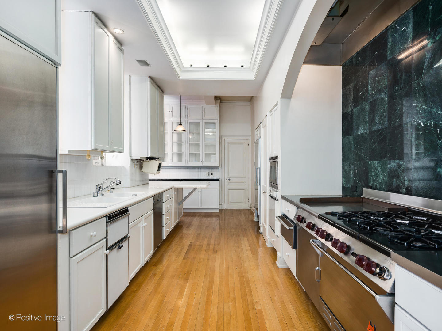 2430 N LAKEVIEW Avenue 11-12N