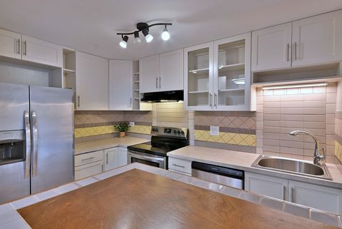 Tiny photo for 842 E Old Willow Road #107, Prospect Heights, IL 60070 (MLS # 12487041)