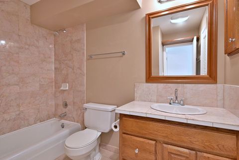 Tiny photo for 842 E Old Willow Road #107, Prospect Heights, IL 60070 (MLS # 12487041)