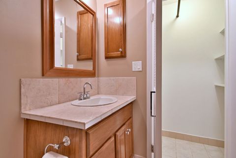 Tiny photo for 842 E Old Willow Road #107, Prospect Heights, IL 60070 (MLS # 12487041)