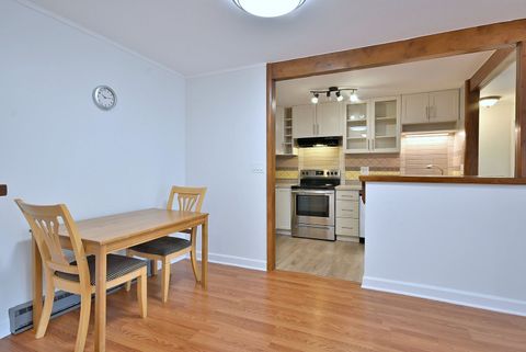 Tiny photo for 842 E Old Willow Road #107, Prospect Heights, IL 60070 (MLS # 12487041)