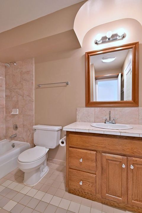 Tiny photo for 842 E Old Willow Road #107, Prospect Heights, IL 60070 (MLS # 12487041)