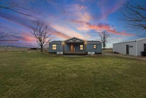 Photo of 4239 Seven Hills Road, Odin, IL 62870 (MLS # 12582950)