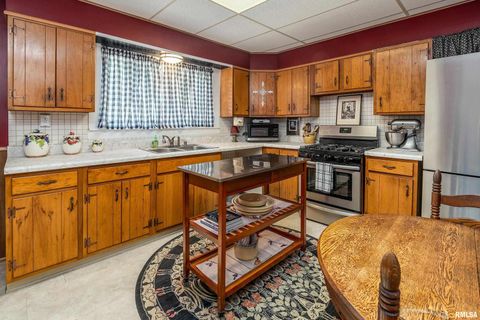 Tiny photo for 1318 OLIVE Street, Murphysboro, IL 62966 (MLS # EB459322)