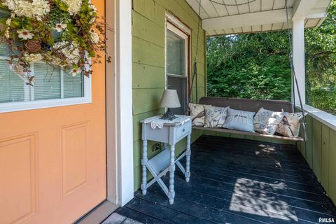 Tiny photo for 1318 OLIVE Street, Murphysboro, IL 62966 (MLS # EB459322)