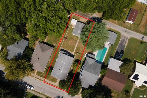 Tiny photo for 1318 OLIVE Street, Murphysboro, IL 62966 (MLS # EB459322)