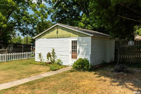 Tiny photo for 1318 OLIVE Street, Murphysboro, IL 62966 (MLS # EB459322)