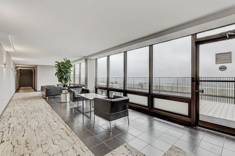 Tiny photo for 2800 N Lake Shore Drive #2617, Chicago, IL 60657 (MLS # 12413605)