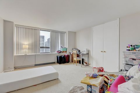 Tiny photo for 2800 N Lake Shore Drive #2617, Chicago, IL 60657 (MLS # 12413605)