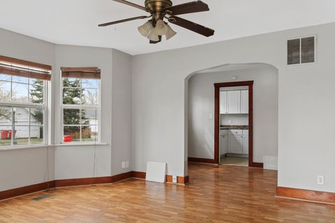 Tiny photo for 107 S Draper Avenue, Champaign, IL 61821 (MLS # 12612447)