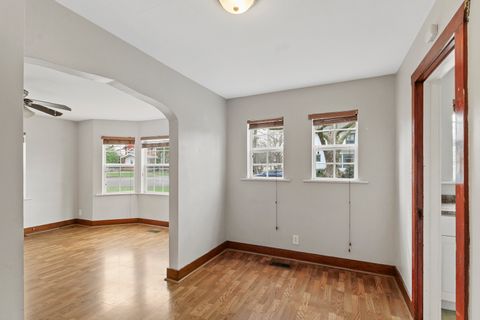 Tiny photo for 107 S Draper Avenue, Champaign, IL 61821 (MLS # 12612447)