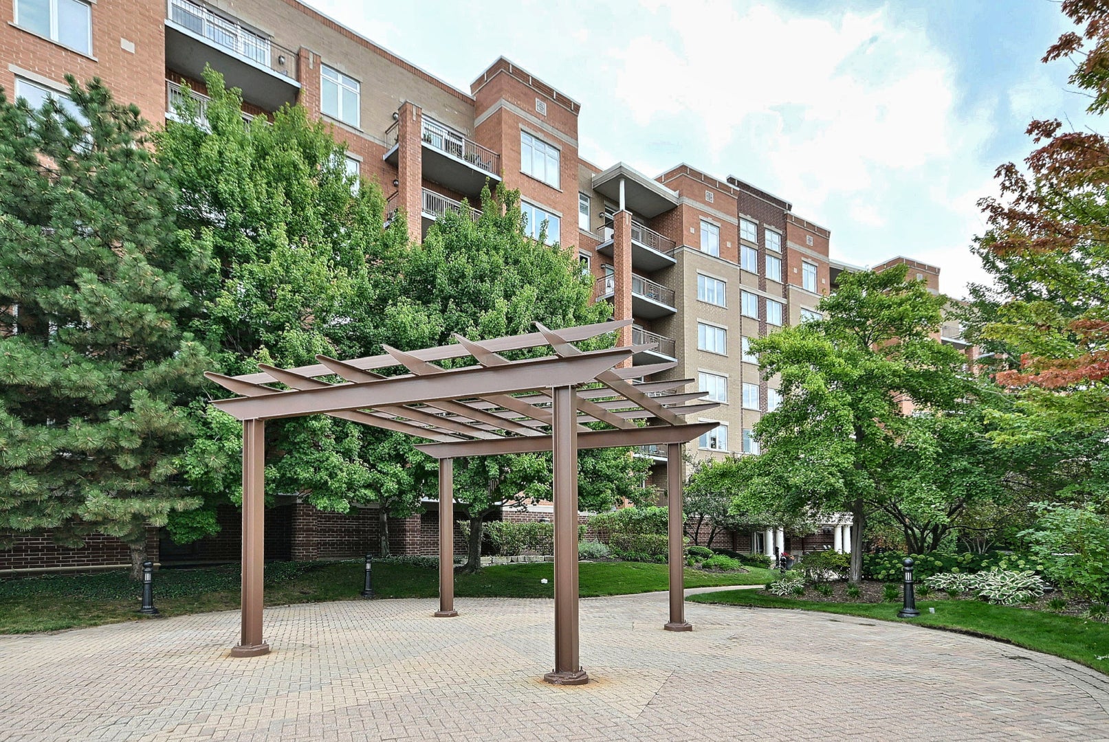 1 N Beacon Place 601