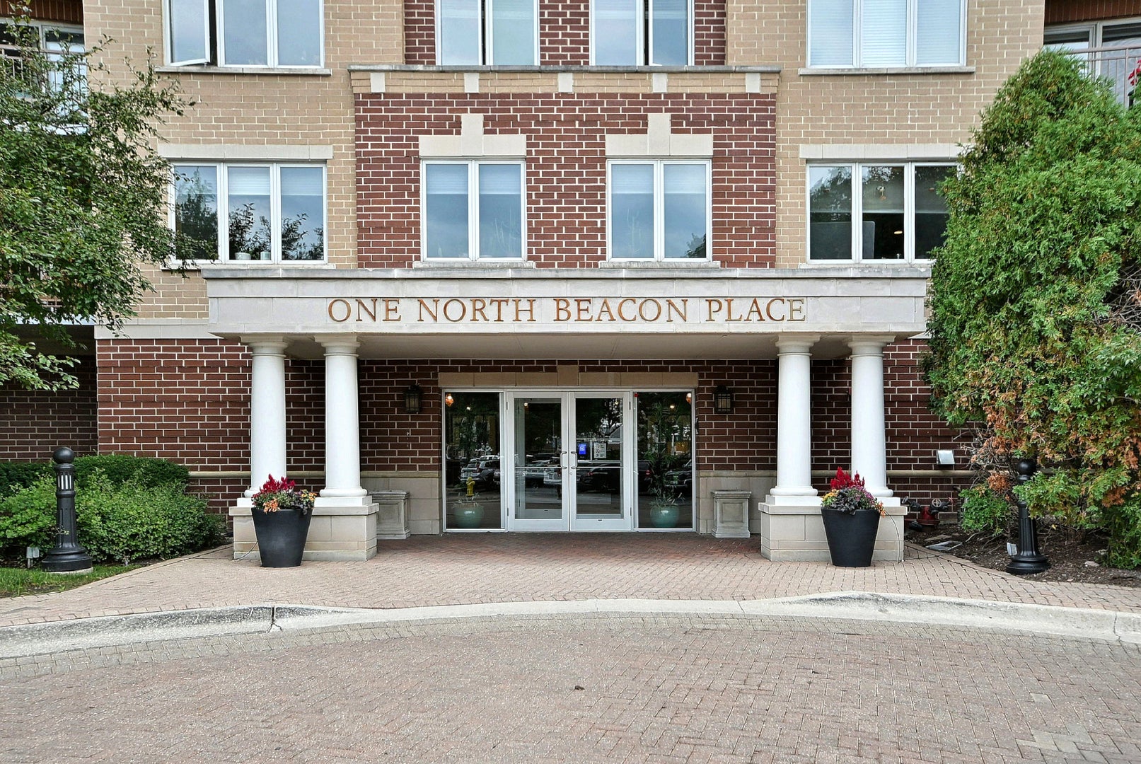 1 N Beacon Place 601