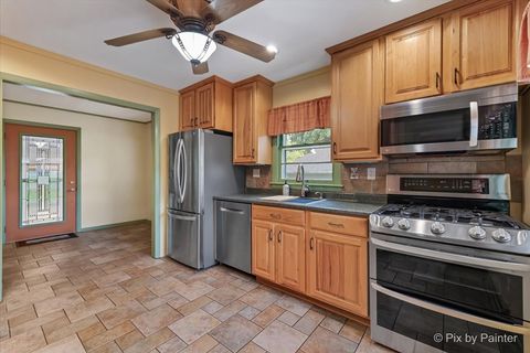 Tiny photo for 1911 Highview Avenue, McHenry, IL 60050 (MLS # 12491790)