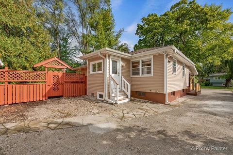 Tiny photo for 1911 Highview Avenue, McHenry, IL 60050 (MLS # 12491790)