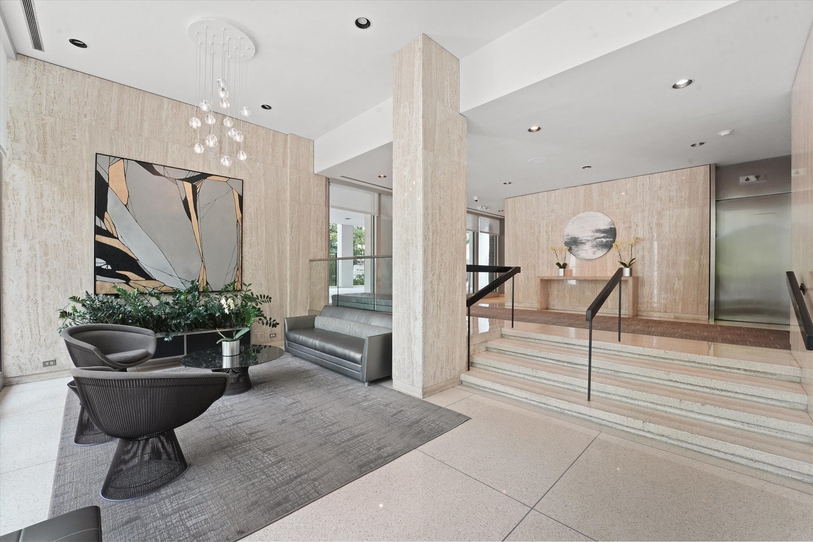 88 W Schiller Street 2808L