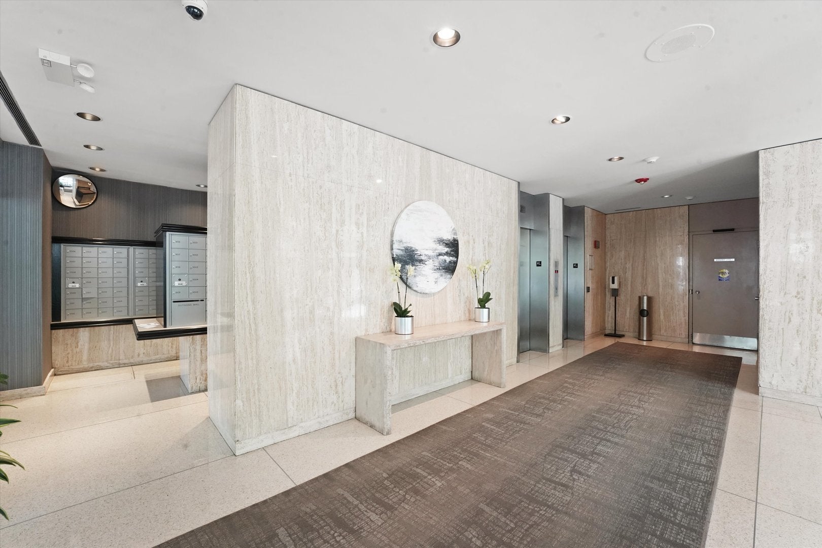 88 W Schiller Street 2808L