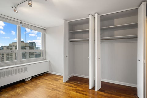Tiny photo for 88 W Schiller Street #2808L, Chicago, IL 60610 (MLS # 12752974)