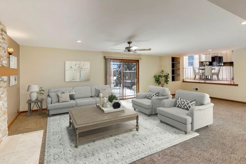 Tiny photo for 16W671 89th Place, Willowbrook, IL 60527 (MLS # 12554878)