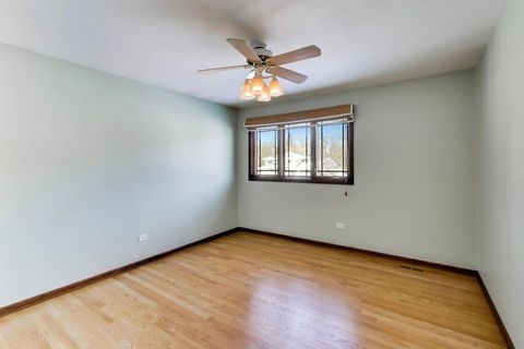 Tiny photo for 16W671 89th Place, Willowbrook, IL 60527 (MLS # 12554878)