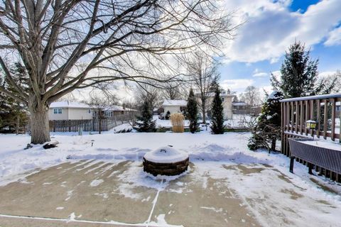 Tiny photo for 16W671 89th Place, Willowbrook, IL 60527 (MLS # 12554878)