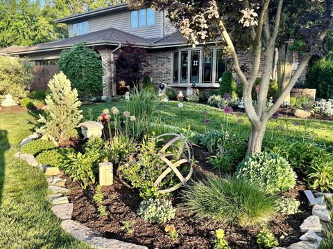 Tiny photo for 16W671 89th Place, Willowbrook, IL 60527 (MLS # 12554878)