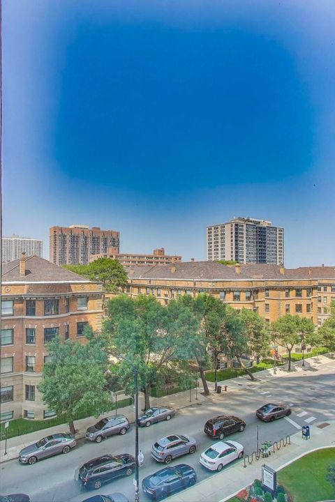 Tiny photo for 3930 N Pine Grove Avenue #607, Chicago, IL 60613 (MLS # 12474077)