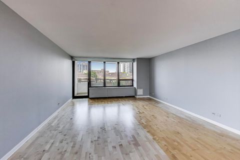 Tiny photo for 3930 N Pine Grove Avenue #607, Chicago, IL 60613 (MLS # 12474077)