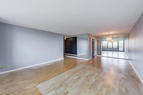 Tiny photo for 3930 N Pine Grove Avenue #607, Chicago, IL 60613 (MLS # 12474077)