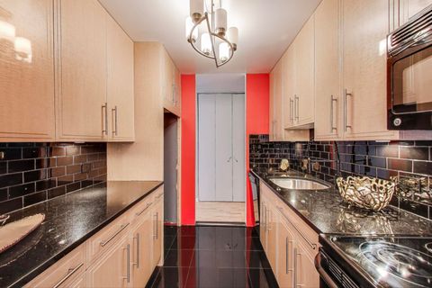 Tiny photo for 3930 N Pine Grove Avenue #607, Chicago, IL 60613 (MLS # 12474077)