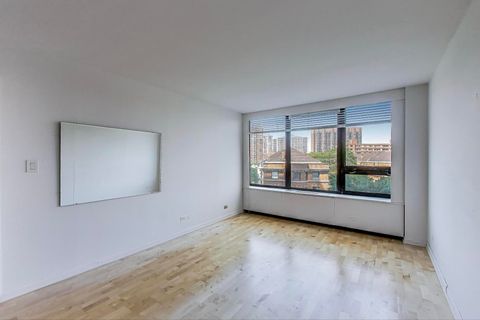 Tiny photo for 3930 N Pine Grove Avenue #607, Chicago, IL 60613 (MLS # 12474077)