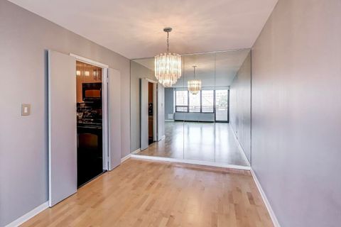 Tiny photo for 3930 N Pine Grove Avenue #607, Chicago, IL 60613 (MLS # 12474077)