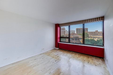 Tiny photo for 3930 N Pine Grove Avenue #607, Chicago, IL 60613 (MLS # 12474077)
