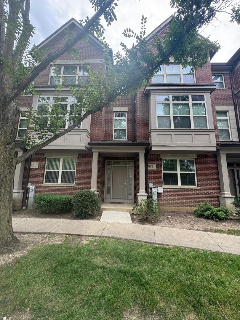 707 N Telluride Court