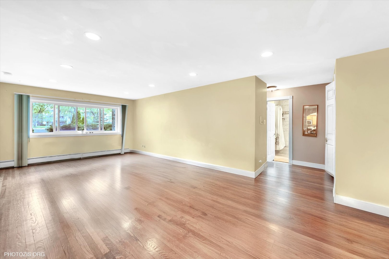 712 W DEMPSTER Street FG10