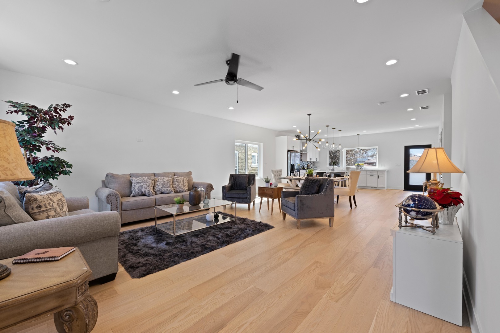 1522 N Leamington Avenue