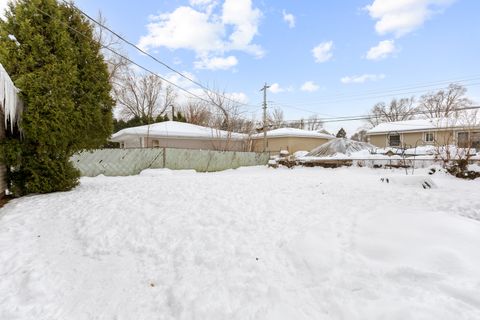 Tiny photo for 105 Adobe Circle, Carpentersville, IL 60110 (MLS # 12526432)