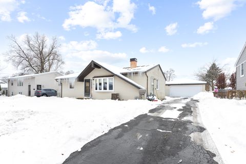 Tiny photo for 105 Adobe Circle, Carpentersville, IL 60110 (MLS # 12526432)