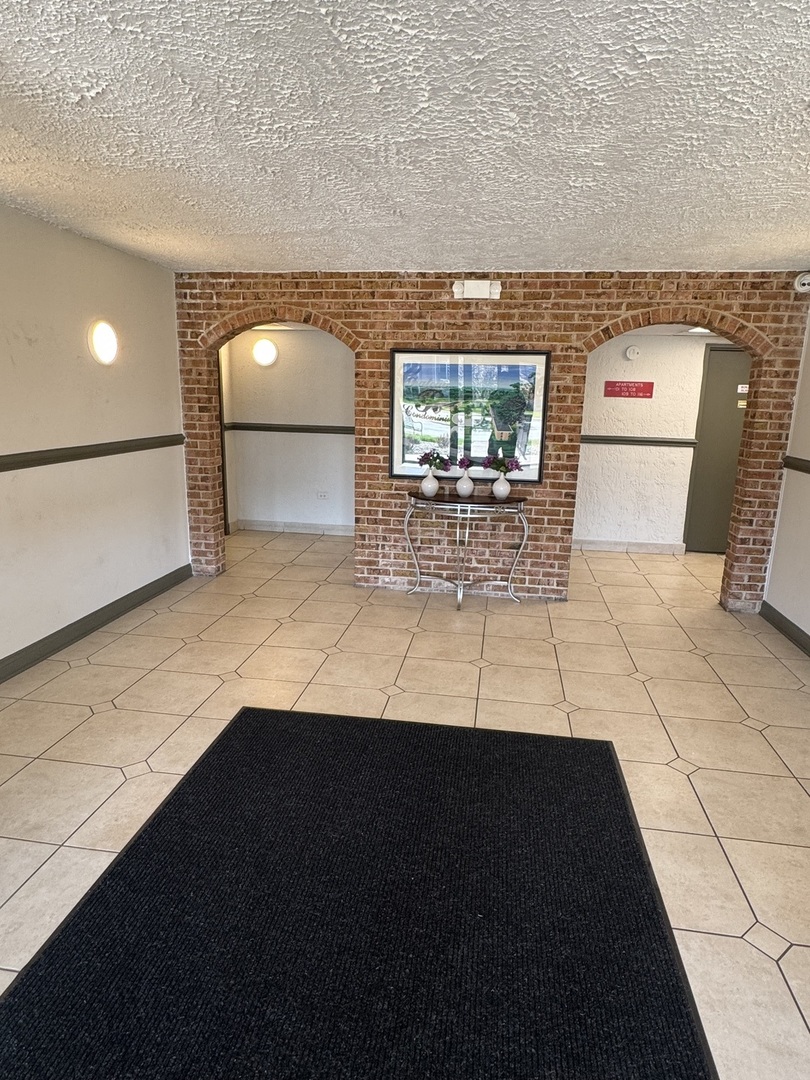 580 Lawrence Avenue 113