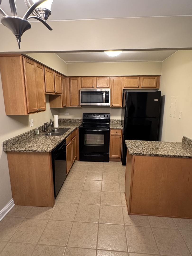 580 Lawrence Avenue 113