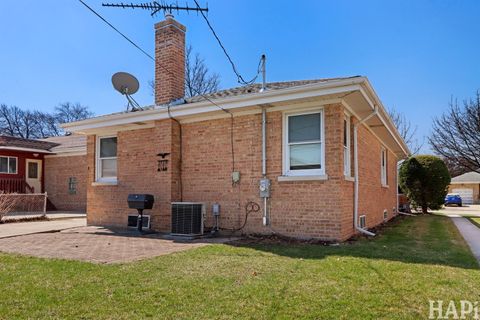 Tiny photo for 8049 N Overhill Avenue, Niles, IL 60714 (MLS # 12603684)