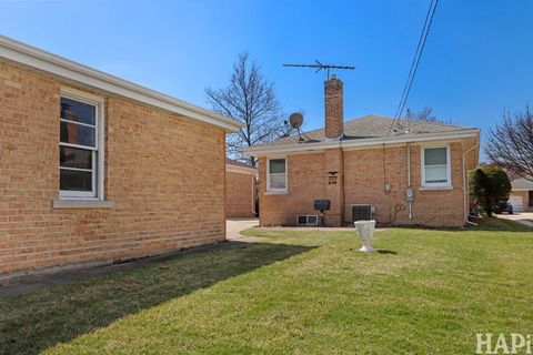 Tiny photo for 8049 N Overhill Avenue, Niles, IL 60714 (MLS # 12603684)