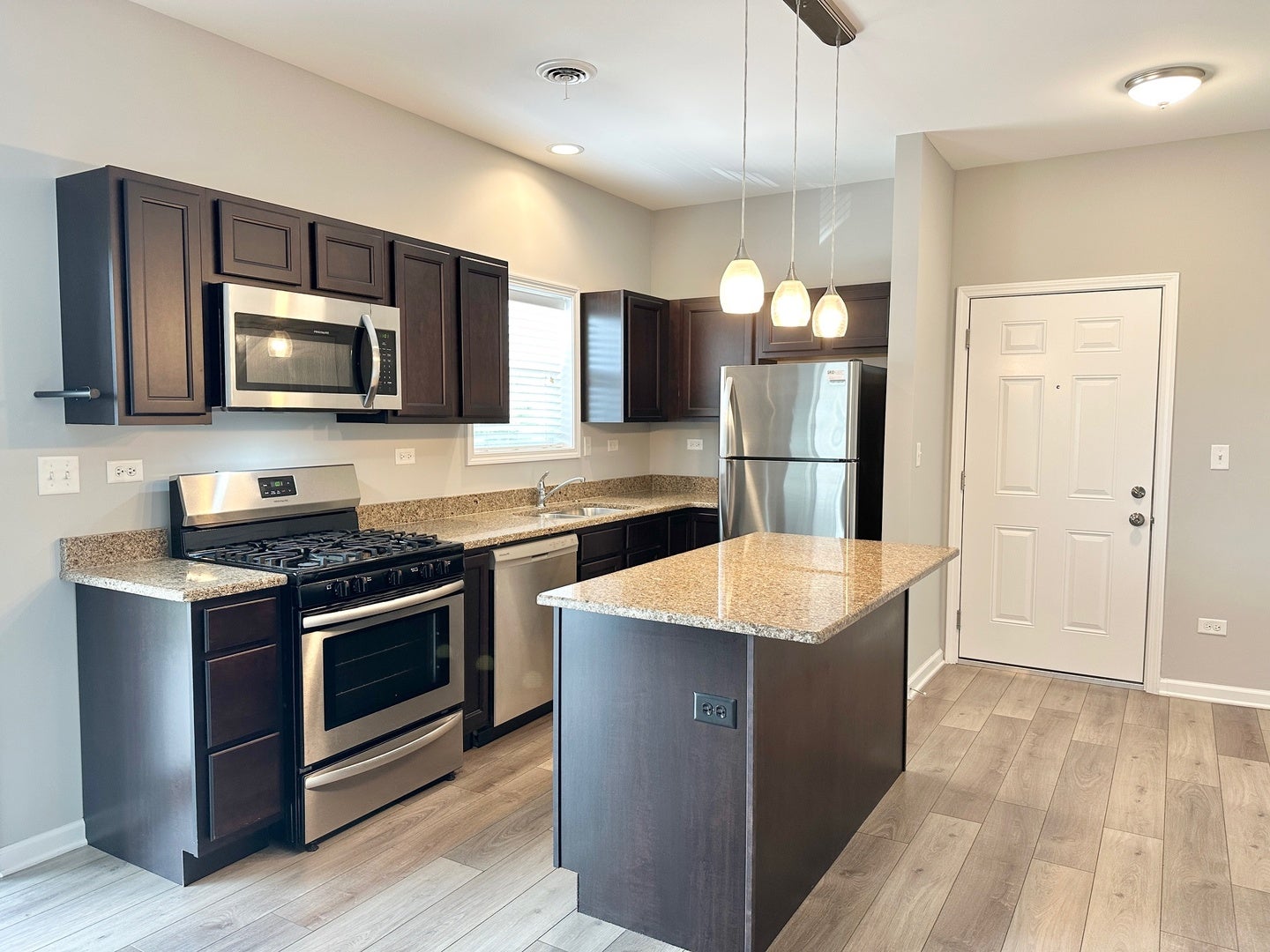 809 E Main Street 3E