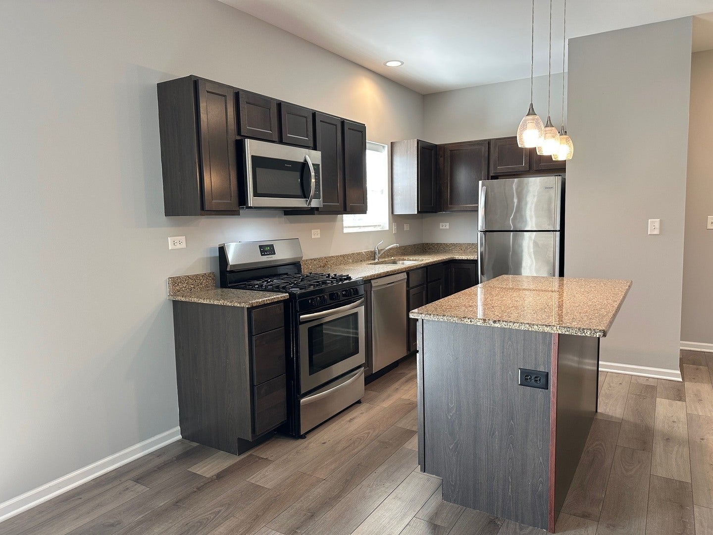 809 E Main Street 3E