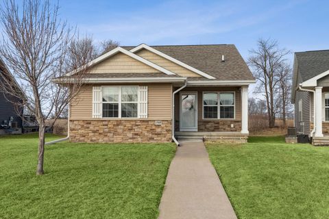Photo of 1560 Olde Brandy Lane, Davenport, IA 52807 (MLS # 12580640)