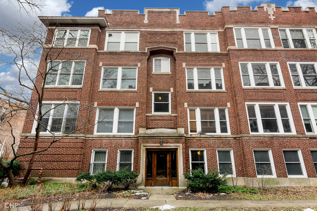 Photo 1 of 17 — 5470 S Woodlawn Avenue 2W, Chicago, IL 60615