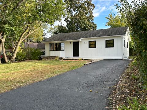 Tiny photo for 225 Pleasure Drive, Mundelein, IL 60060 (MLS # 12434729)