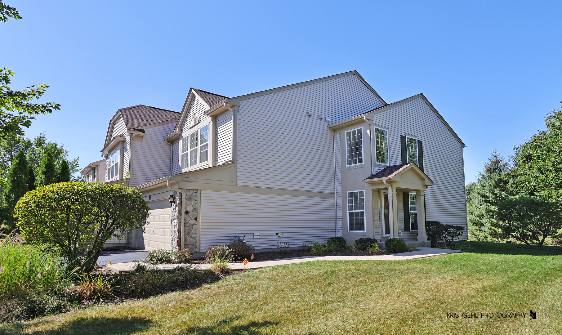 View Round Lake, IL 60073 townhome