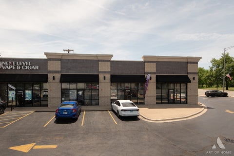 Tiny photo for 7929 W Cermak Road #I, North Riverside, IL 60546 (MLS # 12761900)